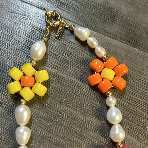 Éliou Cultures Pearls & Pony Bead Flower Necklace - Picture 3 of 5